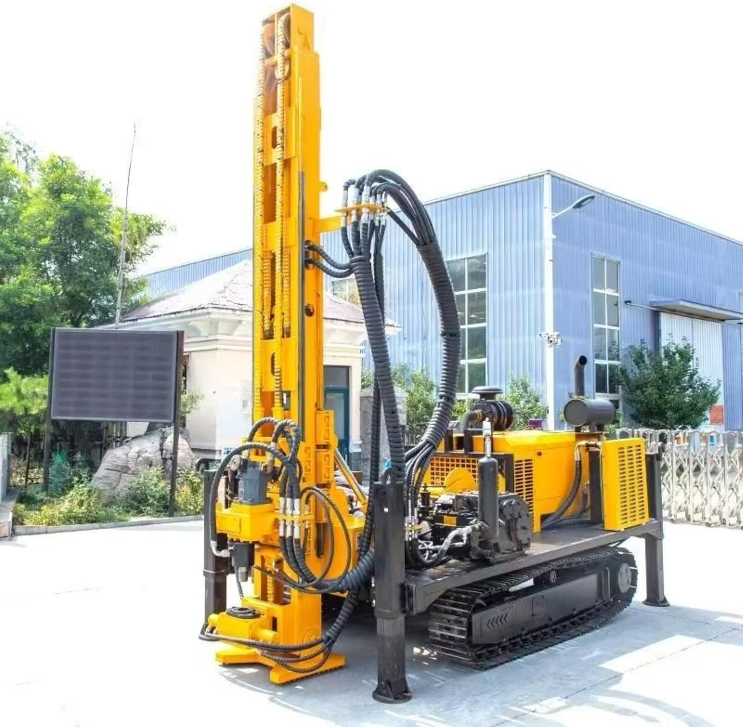tracked water well drilling rig,hydraulic borehole drilling machine,crawler well drilling rig buy,should I buy tracked water well drilling rig,portable groundwater well drilling equipment pros cons,best hydraulic deep drilling equipment - detailed features and technical specifications