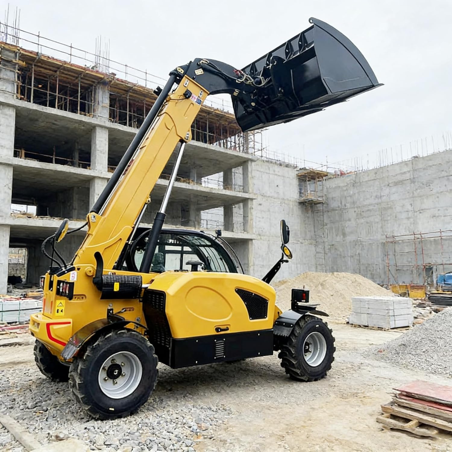 buy telehandler telescopic lift truck, telehandler telescopic lift truck pros cons, best telehandler for construction sites, should I buy a telehandler telescopic lift truck, telehandler telescopic lift truck worth it, telehandler vs boom lift - detailed features and technical specifications