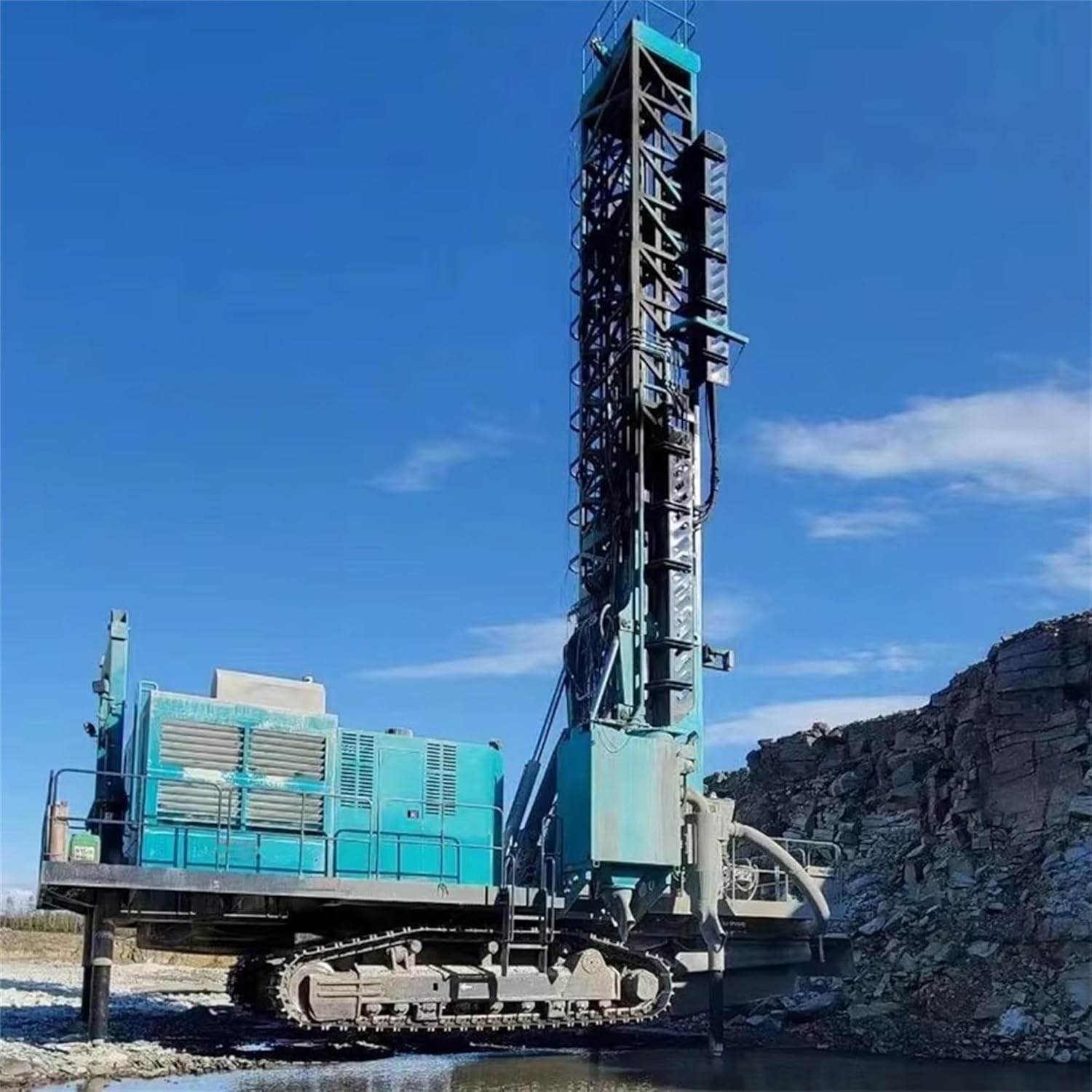 crawler water well drilling rig review,tracked borehole drilling equipment pros cons,best water well drilling rig for uneven terrain,crawler drilling rig worth buying,should I buy a crawler water well drilling rig,crawler drilling rig vs truck-mounted rig - detailed features and technical specifications