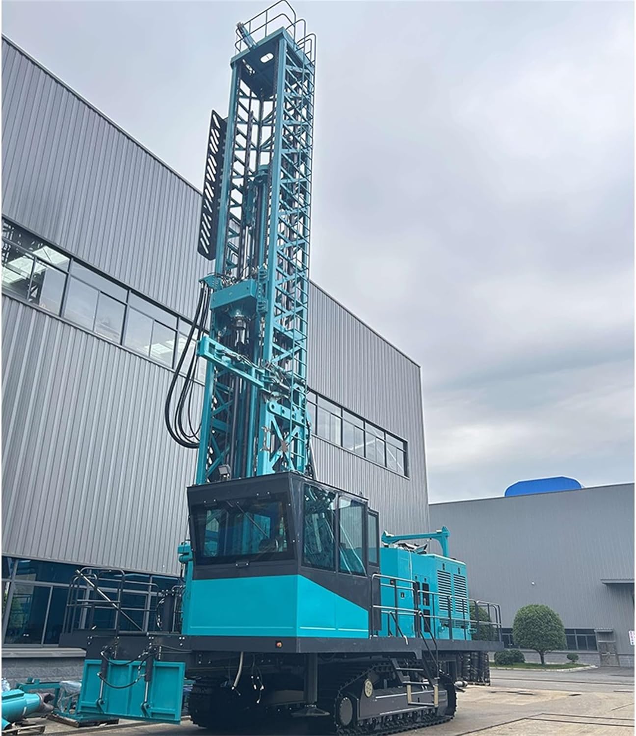 crawler water well drilling rig review,tracked borehole drilling equipment pros cons,best water well drilling rig for uneven terrain,crawler drilling rig worth buying,should I buy a crawler water well drilling rig,crawler drilling rig vs truck-mounted rig unboxing and complete package contents